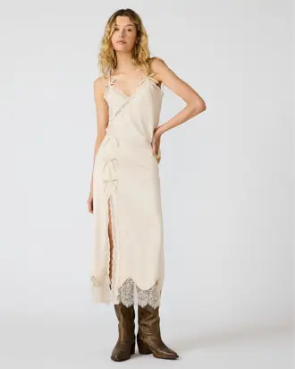 LISSANDRA SKIRT IVORY from Steve Madden
