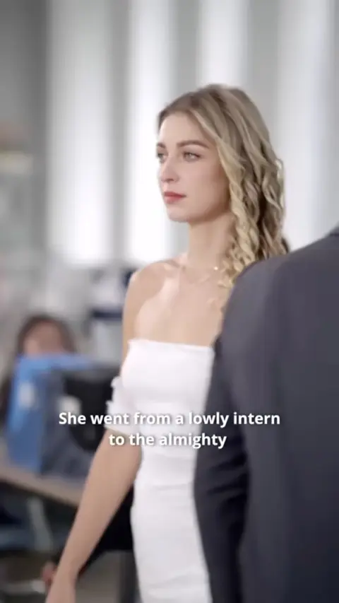 White off-shoulder bodycon dress at the office, in CEO's Daily Remarriage Plan