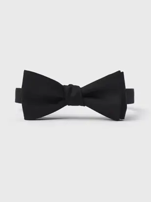 Black Butterfly Bow Tie from The Black Tux