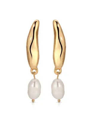 Liquid Luxe Pearl Earrings from Ettika
